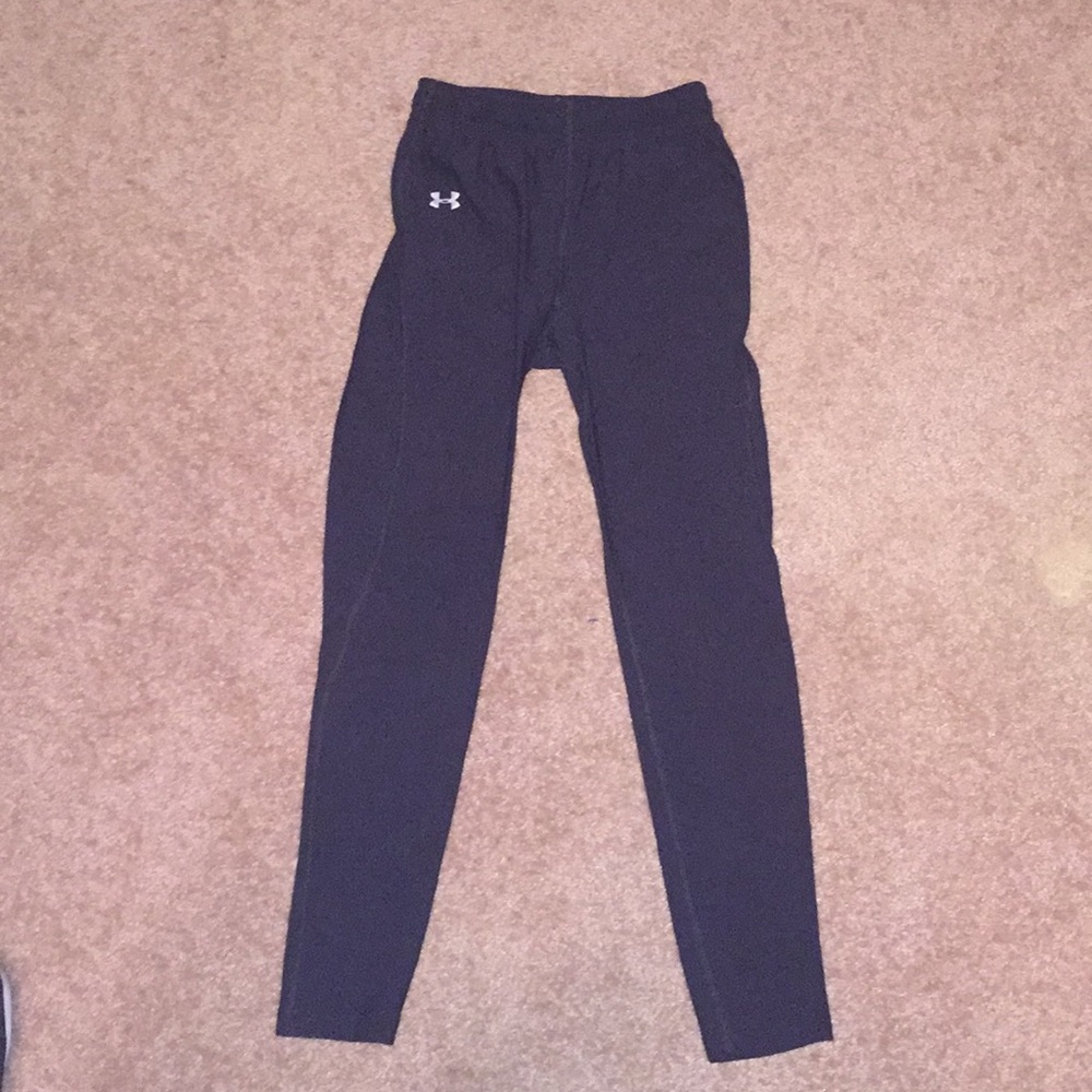 black athletic leggings
